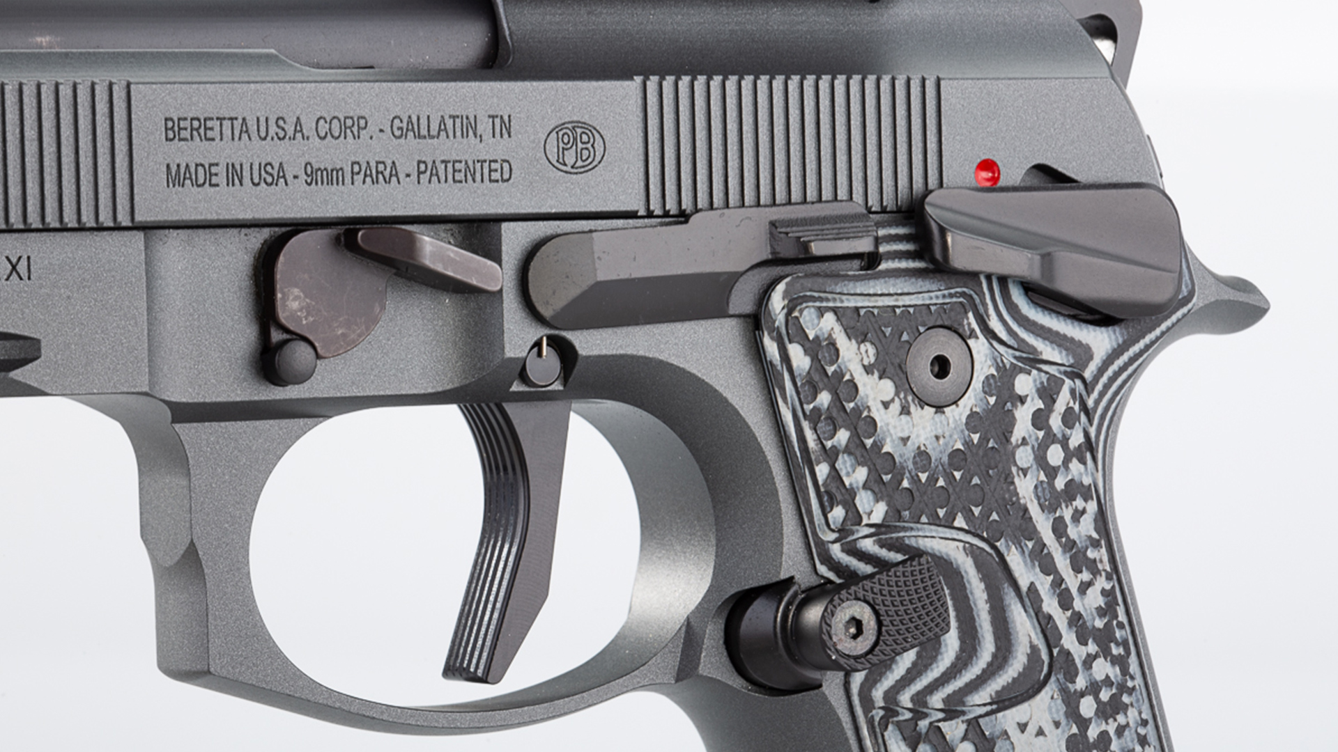 Beretta 92XI Squalo close-up